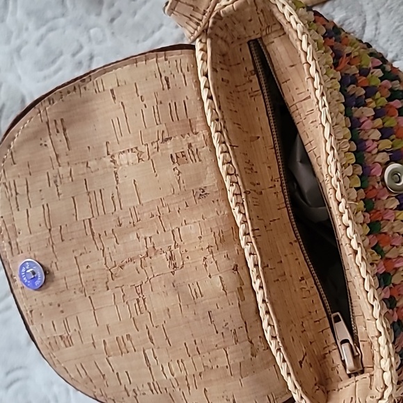Vegan cork and raphia crossbody purse - Picture 8 of 10